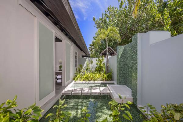 Naladhu_Private_Island_Maldives_Guest_Room_Ocean_House_with_Pool_Outdoor_Bathtub