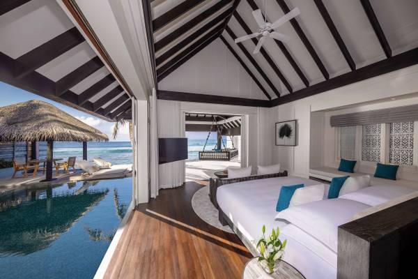 Naladhu_Private_Island_Maldives_Guest_Room_Ocean_House_with_Pool_Bedroom_with_Pool_View
