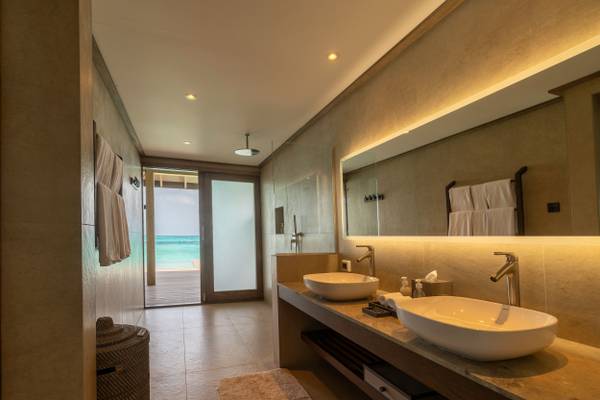 Nala_OceanPoolVillaBathroom_1