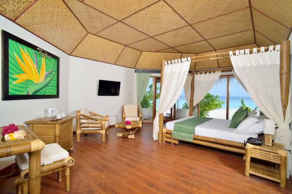 Safari_Island_Maldives_Beach_Bungalow_Living