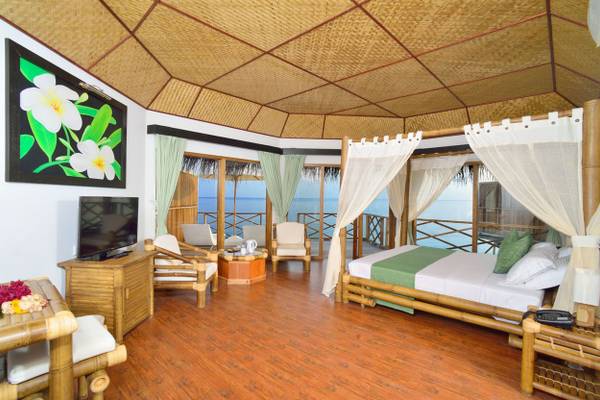 Safari_Island_Maldives_Water_Bungalow_3