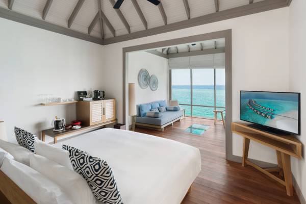 JA_Manufaru_Sunrise_Water_Villa_with_Infinity_Pool_1