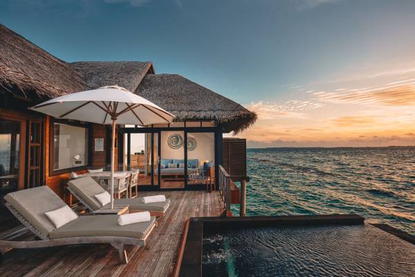 JA_Manafaru_Maldives_Sunset_Water_Villa_with_Infinity_Pool_Sundeck_2