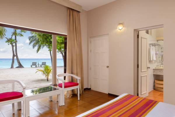 Classic Beach View Rooms- Adaaran Club Rannalhi