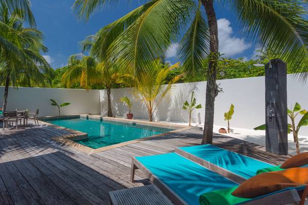 Kuredu Island Resort, Malediven, Private Pool Villa, Terrasse mit Pool
