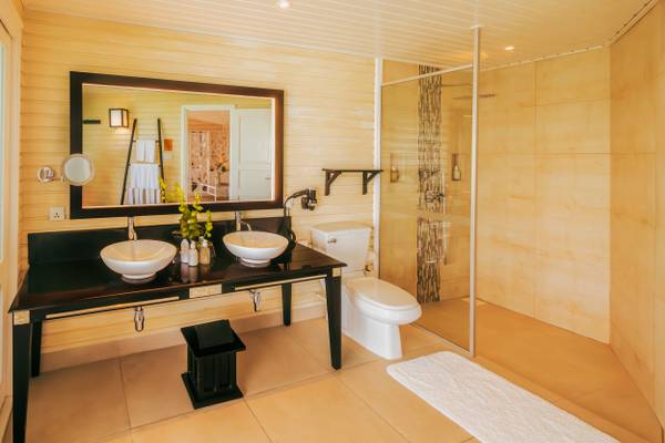 Sangu Water Villa Honeymoon Suite 2