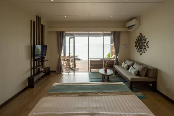 Kuredu_Resort_Maldives_Strandville_mit_zwei_Schlafzimmern_Wohnraum