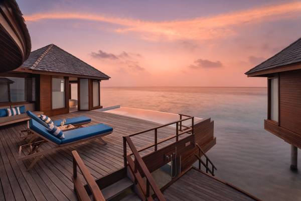 Deluxe Sunset Over Water Pool Villa_1