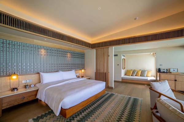Kuda_Villingili_Sunset_Water_Villa_with_Private_Pool_7