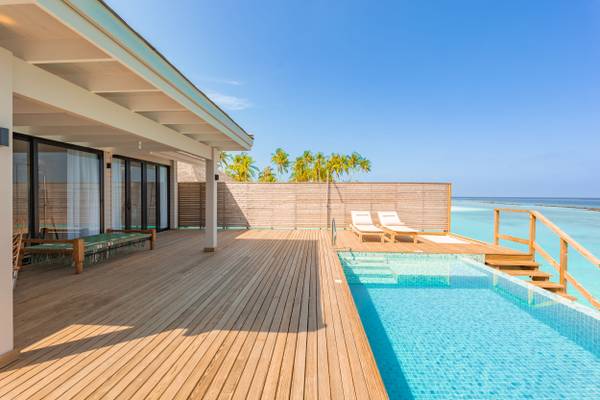 Ananea-Madivaru-Maldives-Water-Pool-Villa-Außenansicht-Pool