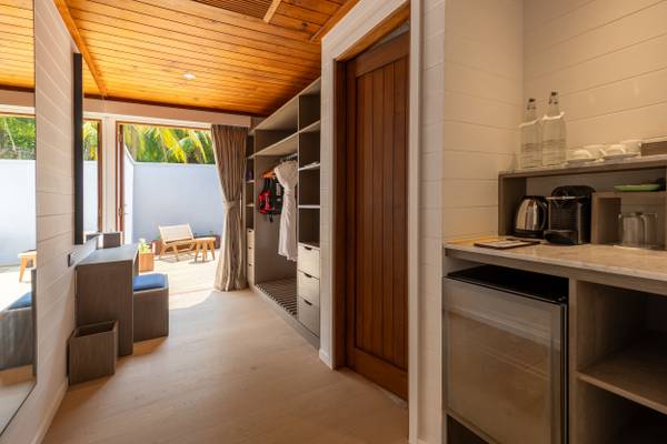 Meeru_Island_Two_Bedroom-Beach-Pool-Villa-Aerial_Interieur_9