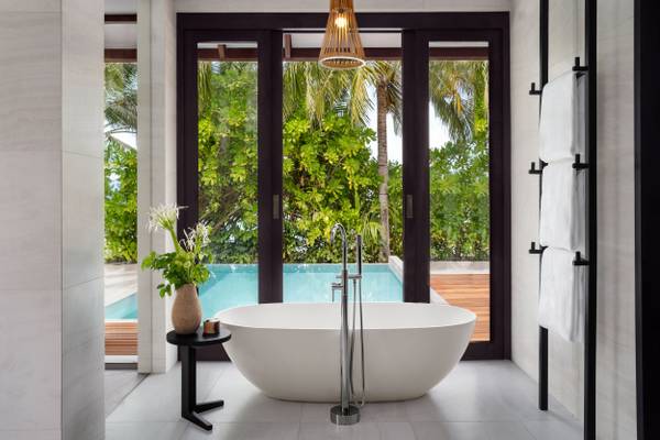 Anantara_Veli_Maldives_Beach_Pool_Villa_Badezimmer_2