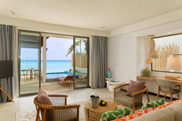 Meyyafushi_Maldives_Beach_Pool_Suite_6