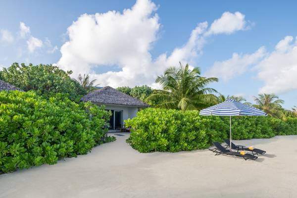 Le_Meridian_Maldives_Beach_Villa