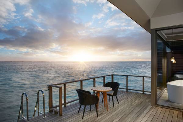 Le_Meridian_Maldives_Ueberwasservilla_Terrasse