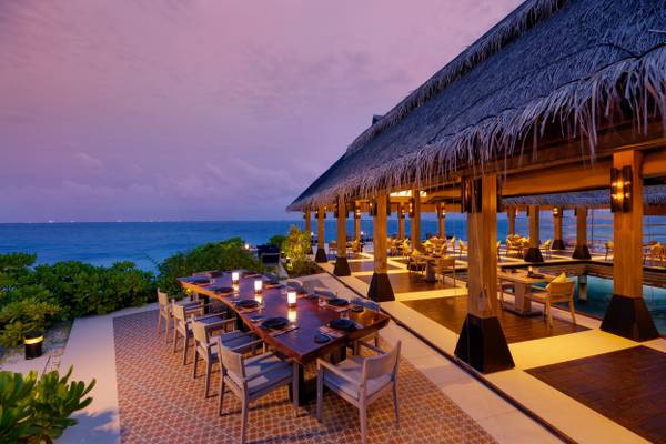Grand_Park_Kodhipparu_Island_Restaurant