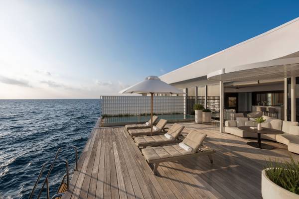 Conrad_Maldives_The_Muraka_Interieur-Sonnendeck
