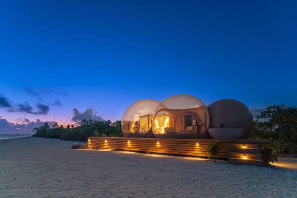 Seaside Finolhu_Beach_Bubble_By_Night