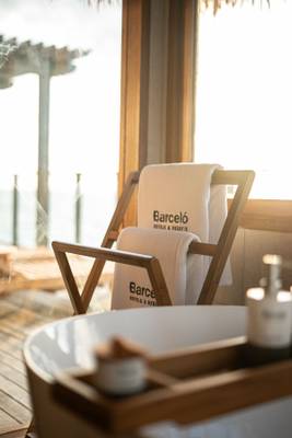 Barceló_Whale_Lagoon_Maldives_Sunset_Water_Villa_16
