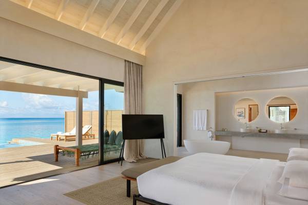 Ananea-Madivaru-Maldives-Water-Pool-Villa-Interior-11
