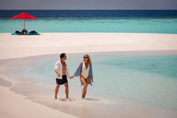 NH_Collection_Maldives_Havodda_Resort_Beach_Sandbank_Picnic