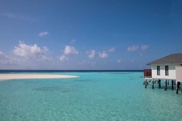 NH_Collection_Maldives_Havodda_Resort_Beach_Sandbank_with_Overwater_Villa