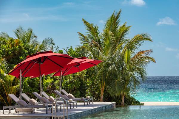 NH_Collection_Maldives_Havodda_Resort_Pool_View_Pool