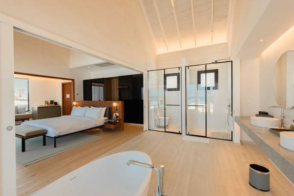 Ananea-Madivaru-Maldives-Water-Pool-Villa-Interior-3
