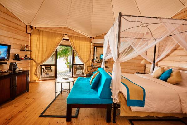 Kuredu Island Resort, Malediven, Sangu Jacuzzi Beach Villa, Schlafzimmer