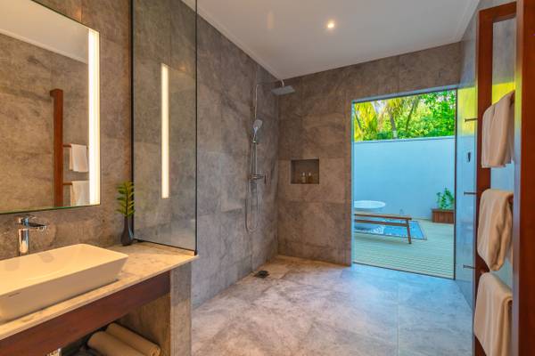 Meeru_Island_Beach_Pool_Villa_11