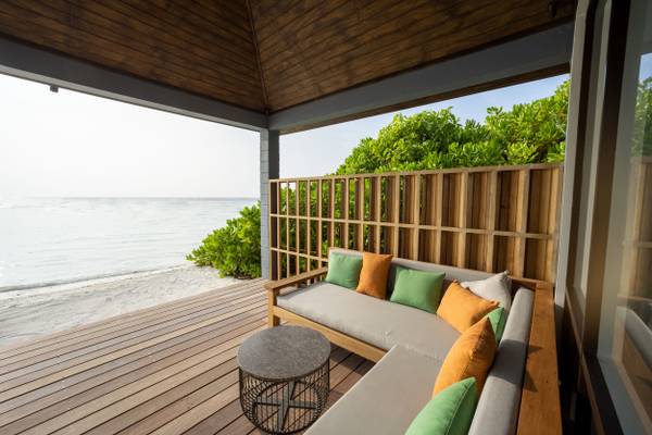 Kuredu_Resort_Maldives_Strandville_mit_zwei_Schlafzimmern_Veranda