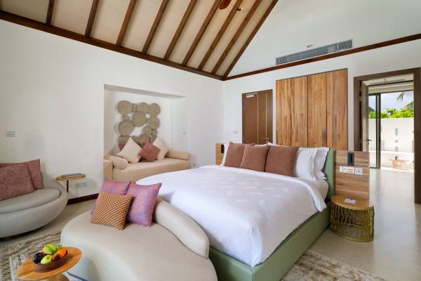 Meyyafushi_Maldives_Beach_Pool_Suite_5