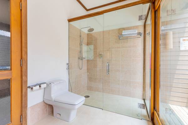 Meeru_Island_Ocean_Villa_Bathroom_1