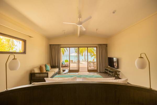 Nala_Romatic_Beach_Villa_Living1