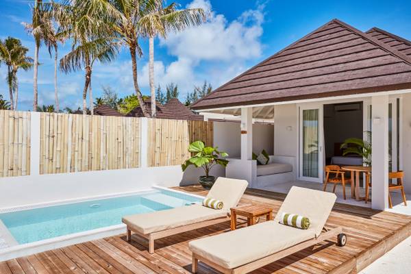 Sun_Siyam_Olhuveli_Dream_Island_Grand_Beach_Villa_With_Pool_Außenansicht