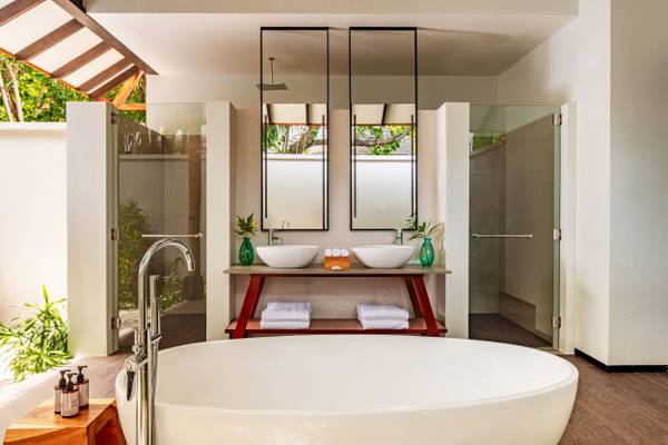 NH_Collection_Maldives_Havodda_Resort_Guest_Room_Sunrise_Beach_Pool_Villa_Bathroom2
