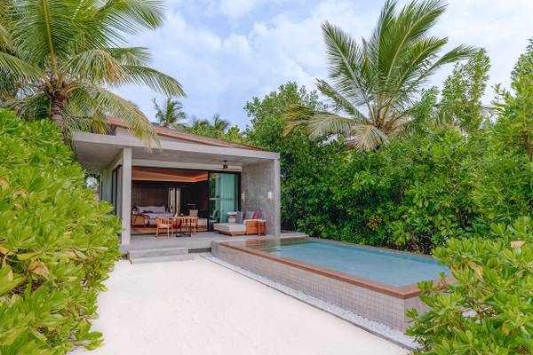 Kuda_Villingili_Sunset_Beach_Villa_with_Private_Pool_3