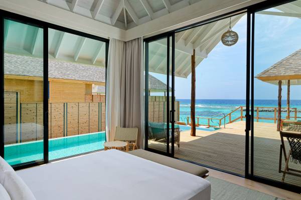 Ananea-Madivaru-Maldives-Deluxe-Water-Pool-Villa-Interior-4