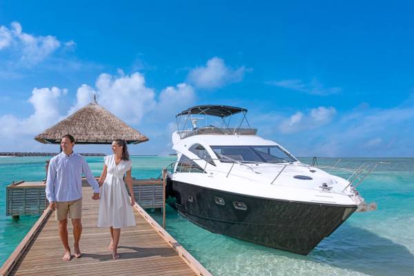 Naladhu_Private_Island_Maldives_Property_Amenity_Nirvana_Couple_Arrival