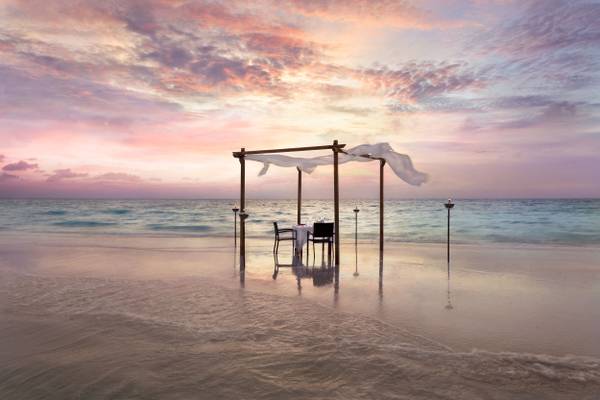 Naladhu_Private_Island_Maldives_Property_Amenity_Private_Dining_Gulhifushi_Private_Island