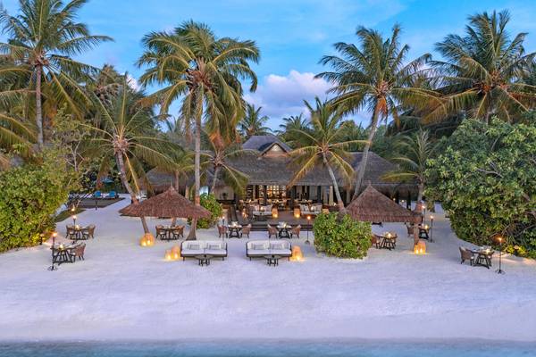 Naladhu_Private_Island_Maldives_Restaurant_The_Living_Room_Aerial