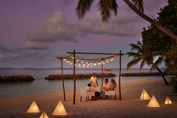 NH_Maldives_Kuda_Rah_Resort_Family_Dining