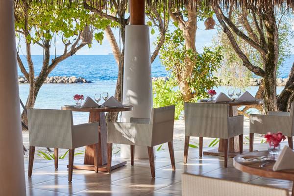 NH_Maldives_Kuda_Rah_Resort_Sea_Spray_Tight