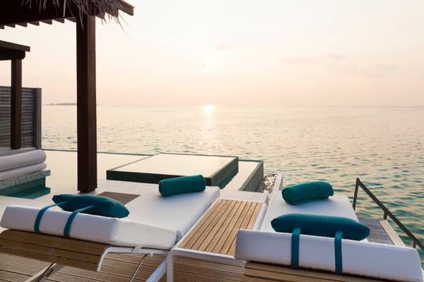 Niyama_Private_Islands_Maldives_Deluxe_Overwater_Pool_Villa_Sunrise