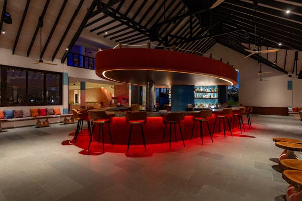 OBLU-Xperience-Ailafushi-Outlets-and-Dining-X360-Bar-Counter-Night