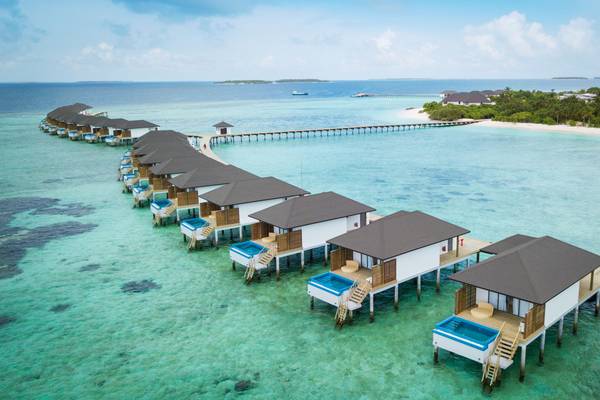Robinson_Noonu_Wasserbungalows