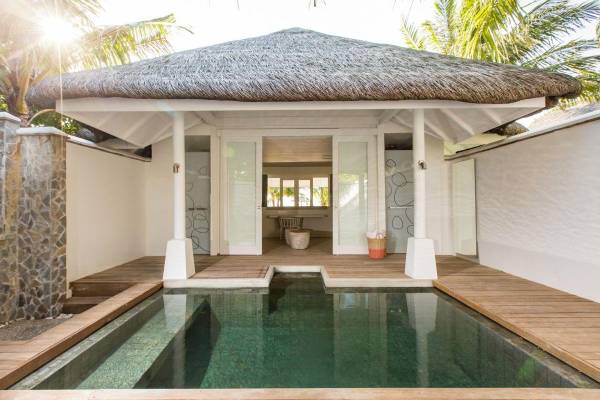 Lux* South Ari Atoll, Beach Pool Villa, Außenansicht mit Pool