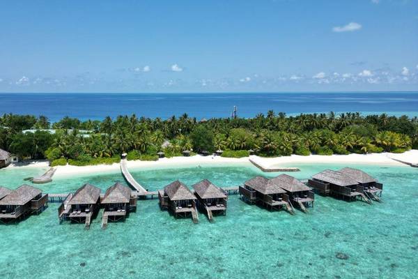 Veligandu Island Resort, Malediven, Ocean Jacuzzi Villa, Luftaufnahme Wasservillen
