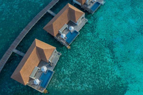 Überwasservilla mit 3 Schlafzimmern, Pool und Blick auf den Sonnenuntergang