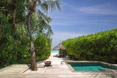 NH_Collection_Maldives_Havodda_Resort_Guest_Room_Sunrise_Beach_Pool_Villa_Terrace
